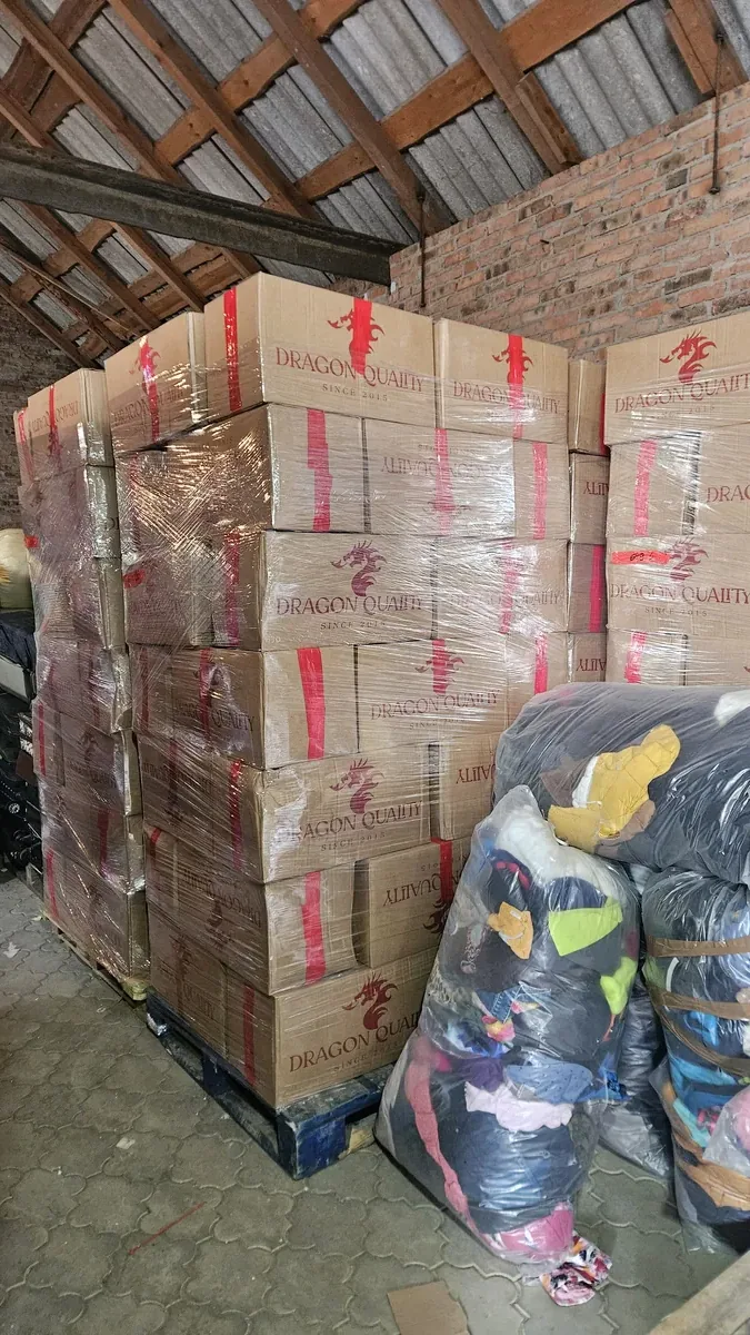 Склад Bric-a-Brac в Україні — стелажі з товаром