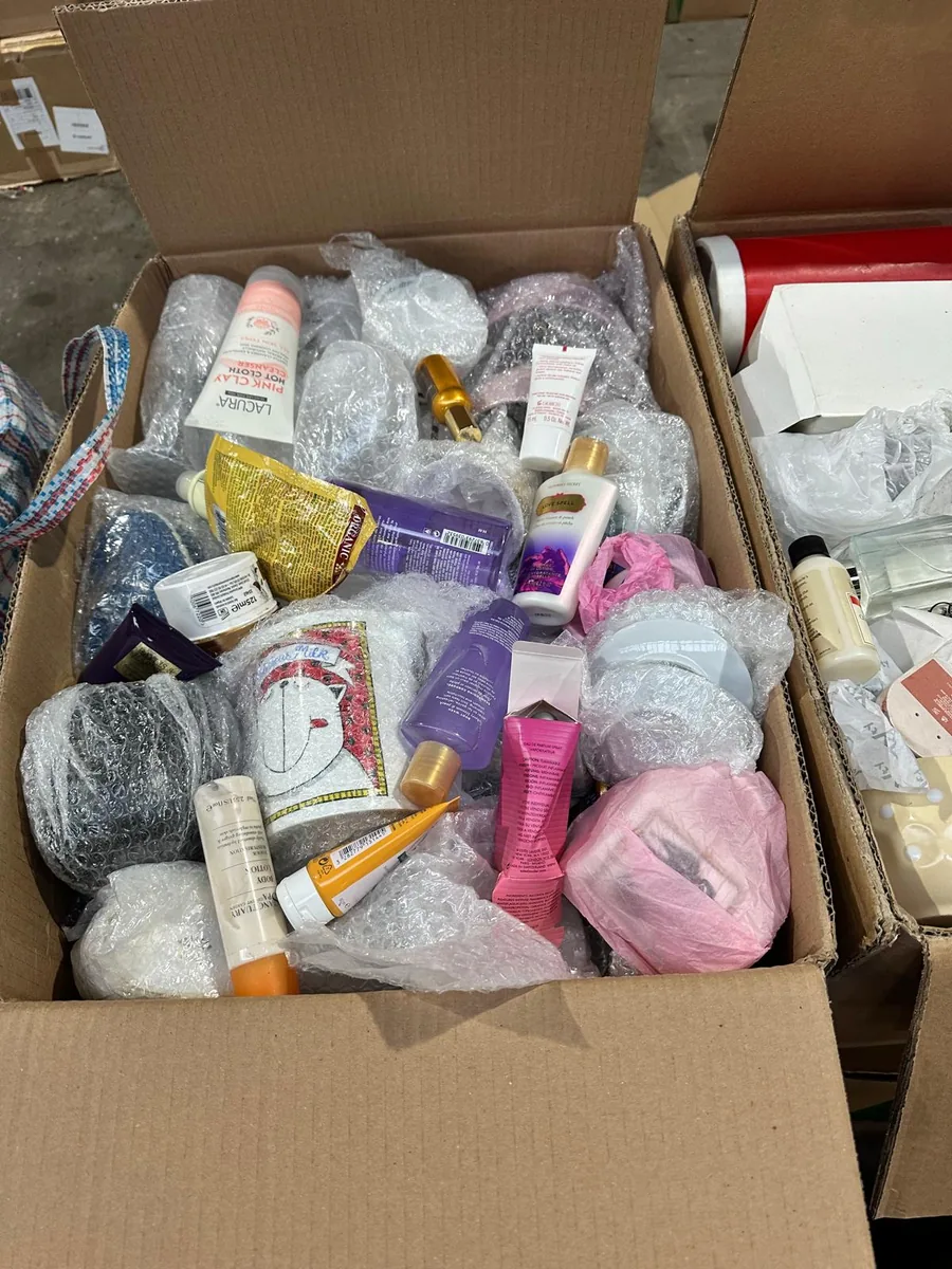 Bric-a-Brac з Британії оптом — вміст коробки L-TEX, посуд, декор, вінтаж