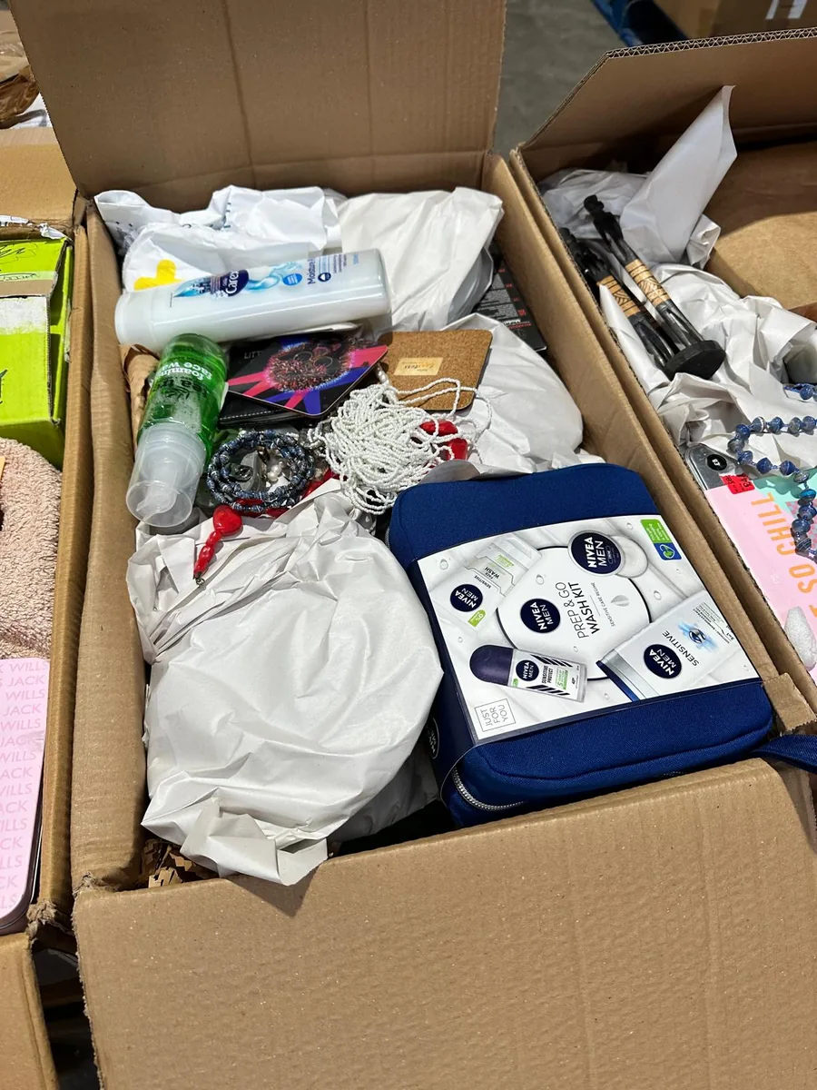 Bric-a-Brac коробки оптом — різноманітний асортимент